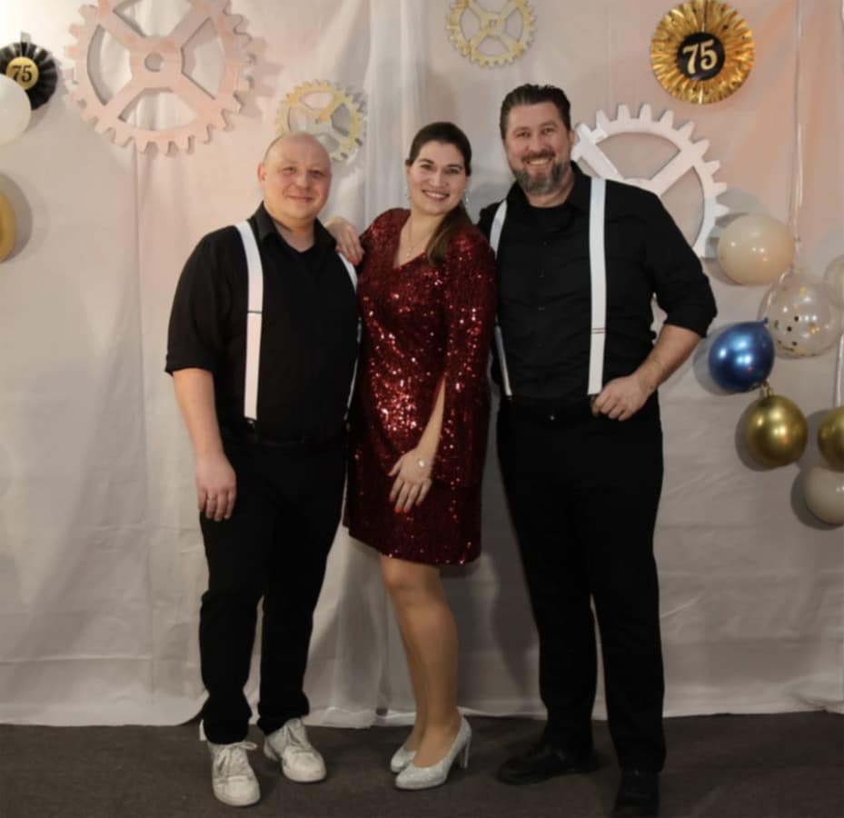 Hochzeitsband, Oktoberfestband und Eventband Out of Minga mieten / buchen, Trio mit lässigem Outfit