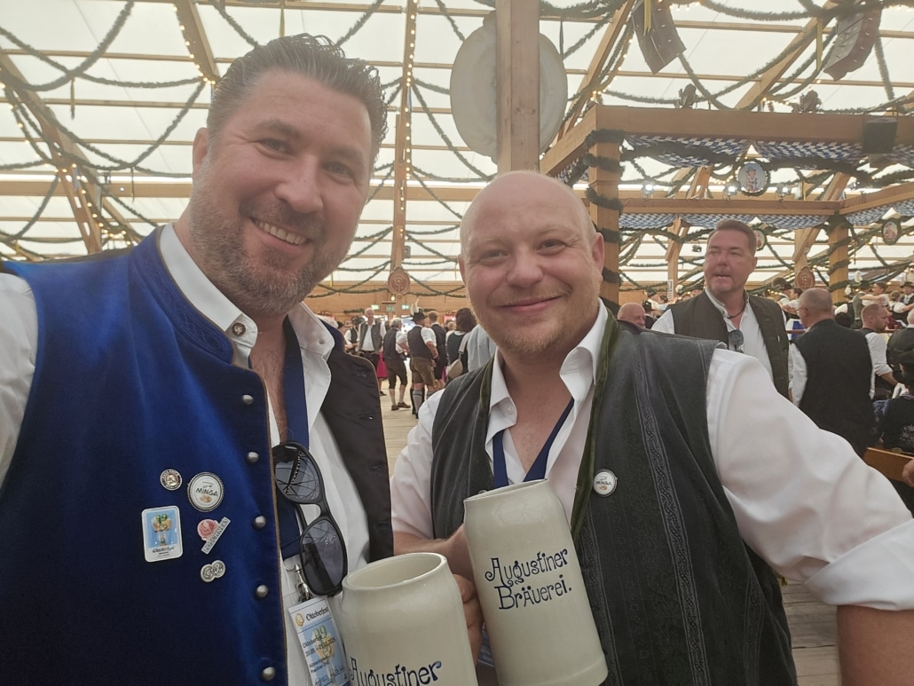 Hochzeitsband, Oktoberfestband und Eventband Out of Minga mieten / buchen, gute Freunde auf dem Oktoberfest 2025